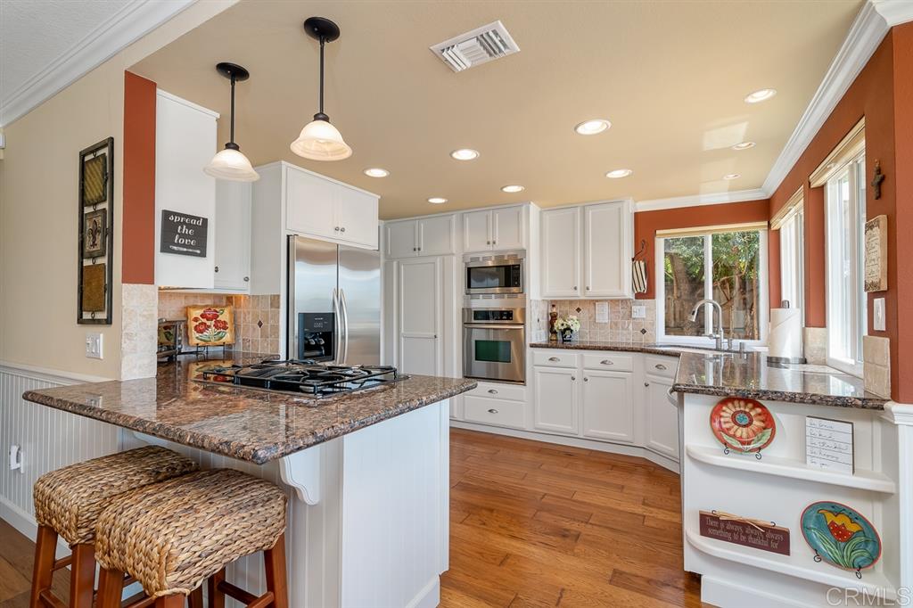 2472 Wind River Road El Cajon, CA 92019 - Photo 9 of 24 Gallery Image 9