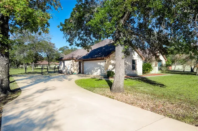 $3,400 | 455 Rose Blossom Loop, La Vernia, TX 78121