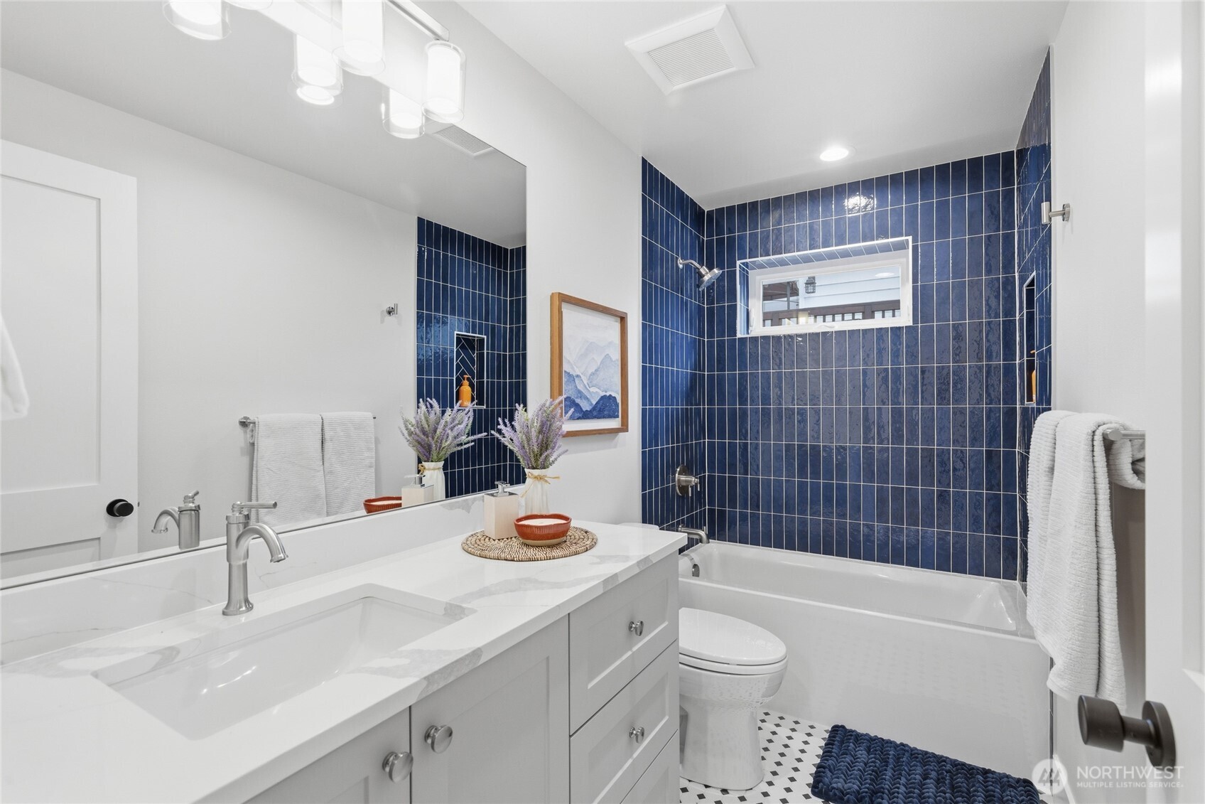 8815 Densmore Avenue North, Unit B Seattle, WA 98103 - Photo 16 of 17
