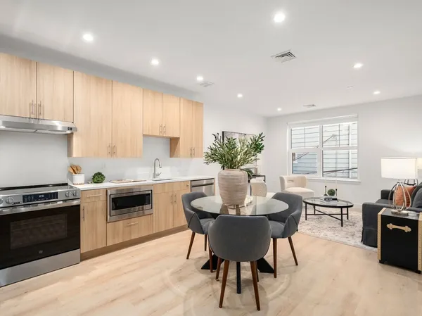 $795,000 | 1151 Walnut Street, Unit 203, Newton, MA 02461