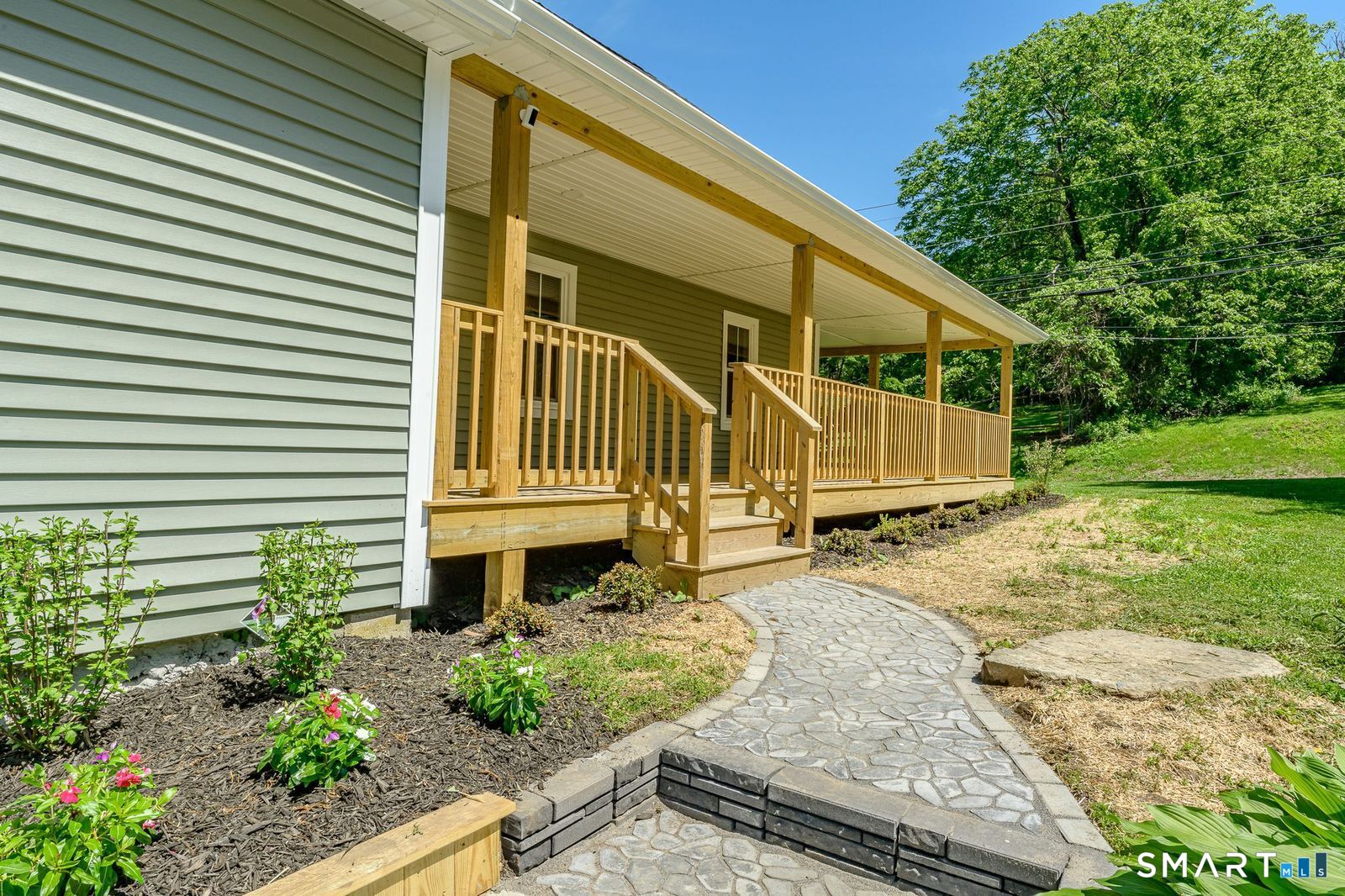193 East Franklin Street Killingly, CT 06239 - Photo 8 of 30