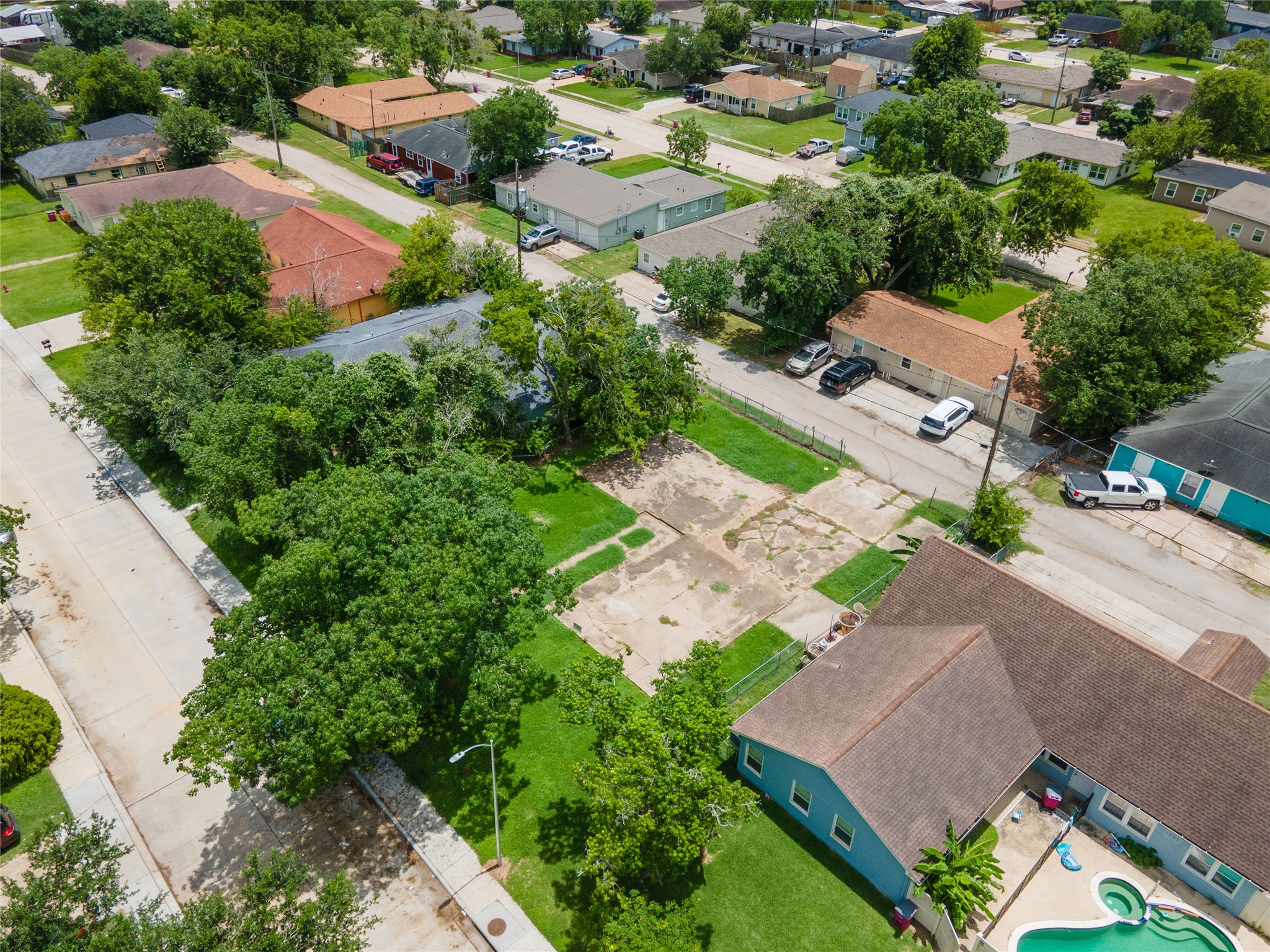 1735 West 7th Street Freeport, TX 77541 - Photo 1 of 13