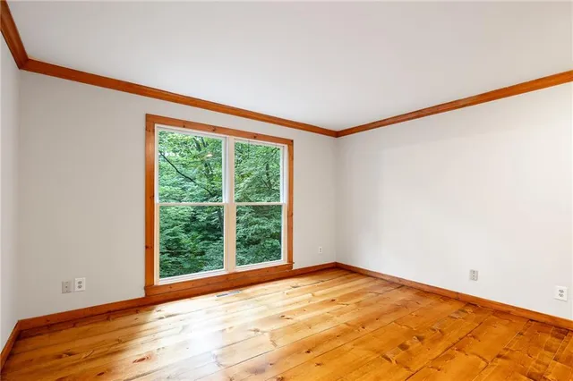 $575,000 | 5420 Northwest Foxhill Road, Parkville, MO 64152