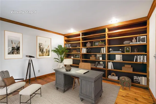 $575,000 | 5420 Northwest Foxhill Road, Parkville, MO 64152