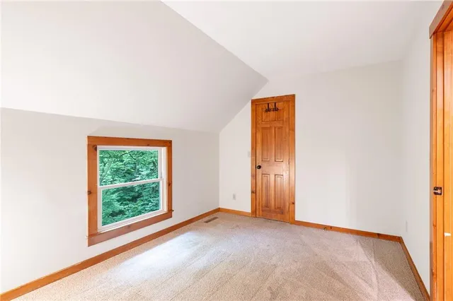 $575,000 | 5420 Northwest Foxhill Road, Parkville, MO 64152