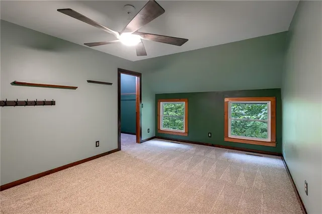 $575,000 | 5420 Northwest Foxhill Road, Parkville, MO 64152