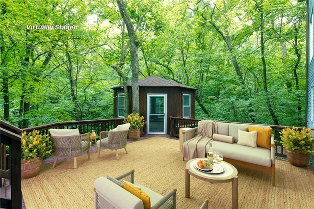 $575,000 | 5420 Northwest Foxhill Road, Parkville, MO 64152