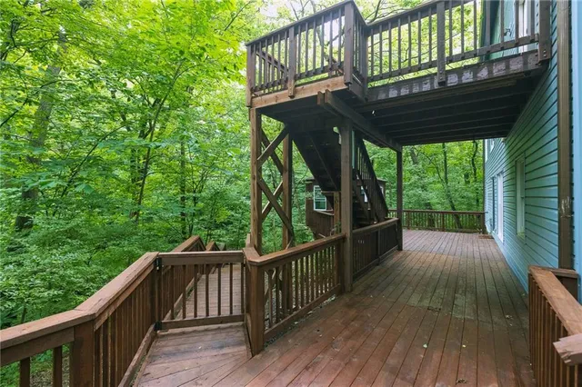 $575,000 | 5420 Northwest Foxhill Road, Parkville, MO 64152