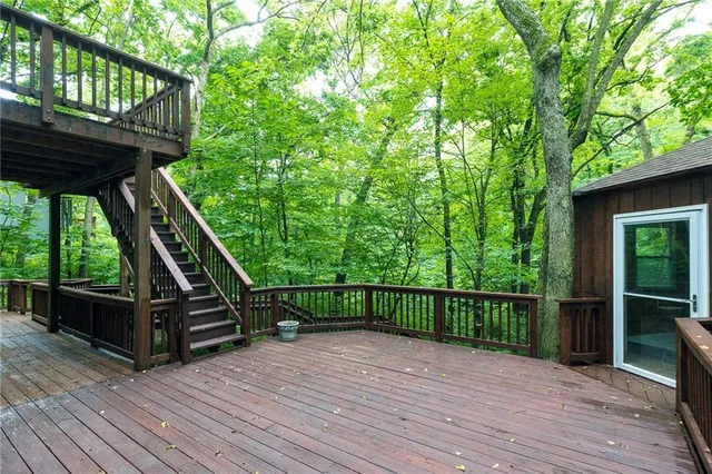 $575,000 | 5420 Northwest Foxhill Road, Parkville, MO 64152