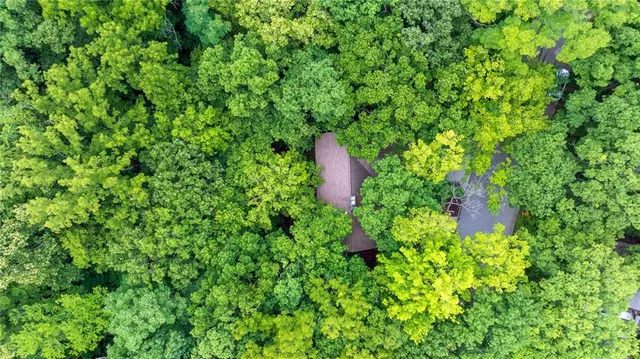 $575,000 | 5420 Northwest Foxhill Road, Parkville, MO 64152