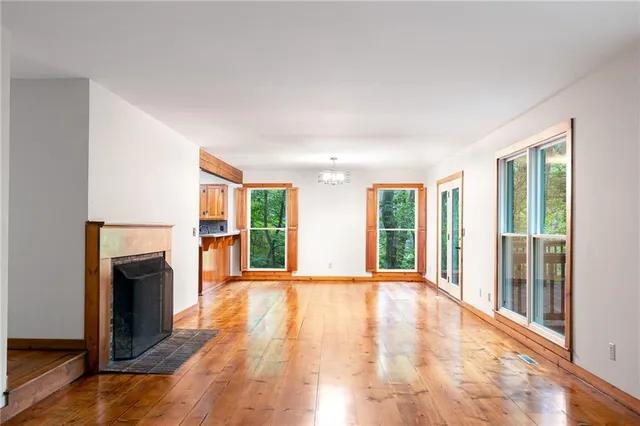 $575,000 | 5420 Northwest Foxhill Road, Parkville, MO 64152