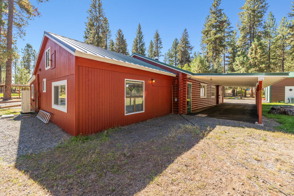 4093 Round Lake Road Klamath Falls, OR 97601 - Photo 41 of 81 Back of home