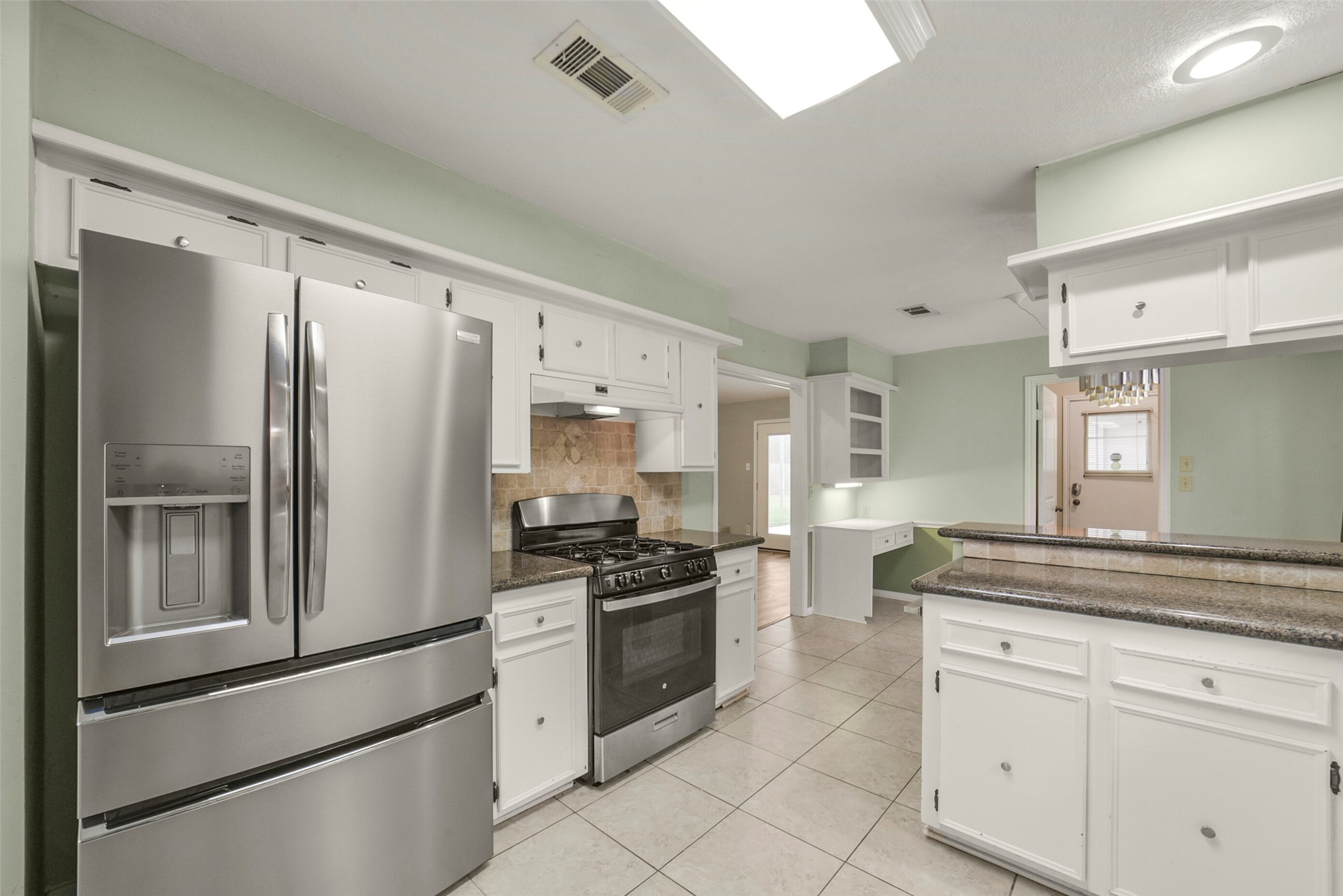 8343 Waynemer Way Houston, TX 77040 - Photo 12 of 38