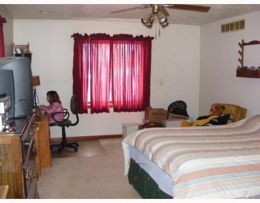 489 South Clearfield Road Cabot, PA 16023 - Photo 3 of 8 Master Bedroom.