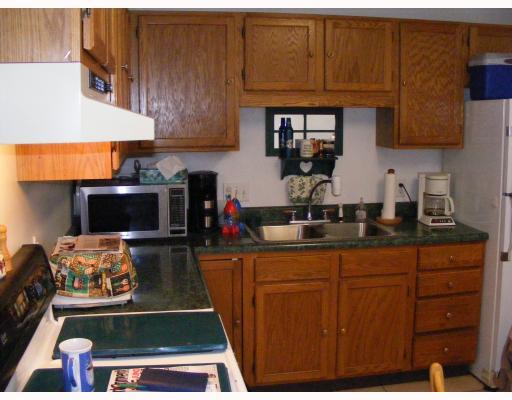 489 South Clearfield Road Cabot, PA 16023 - Photo 5 of 8 Kitchen.