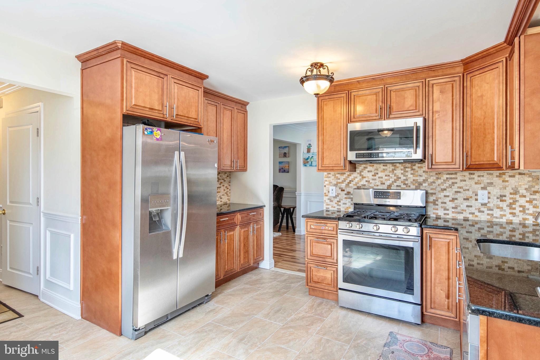 415 Warwick Road Magnolia, NJ 08049 - Photo 3 of 29