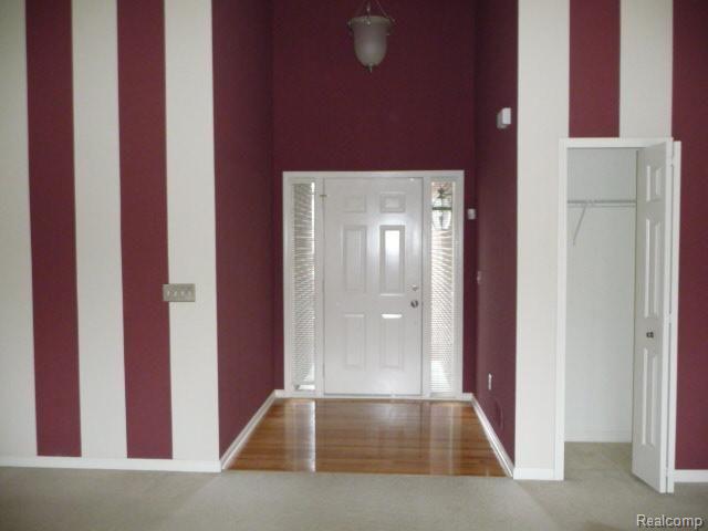 2080 Lagoon Drive Rochester, MI 48309 - Photo 4 of 15 4