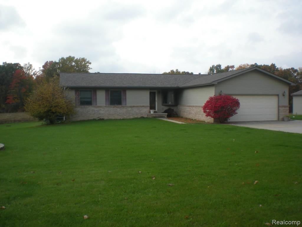 1127 Indian Road Lapeer, MI 48446 - Photo 2 of 29 DSCN3153.jpg