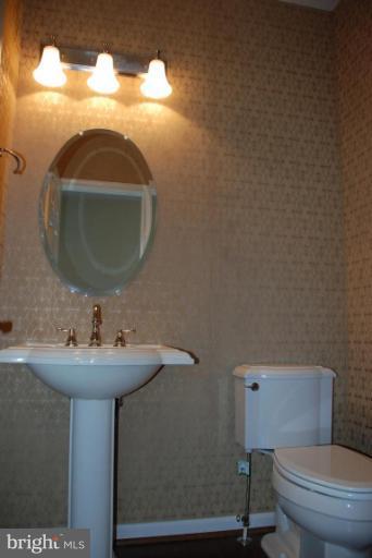 300 Appleby School Road Cambridge, MD 21613 - Photo 4 of 17 Half Bath 1