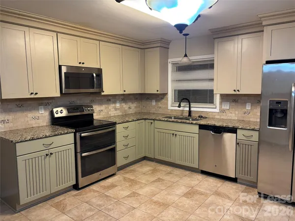 $2,095 | 1108 Crestview Avenue, Salisbury, NC 28144