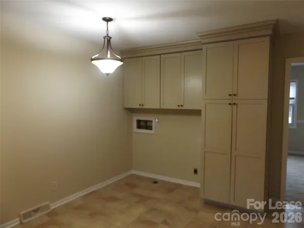 $2,095 | 1108 Crestview Avenue, Salisbury, NC 28144