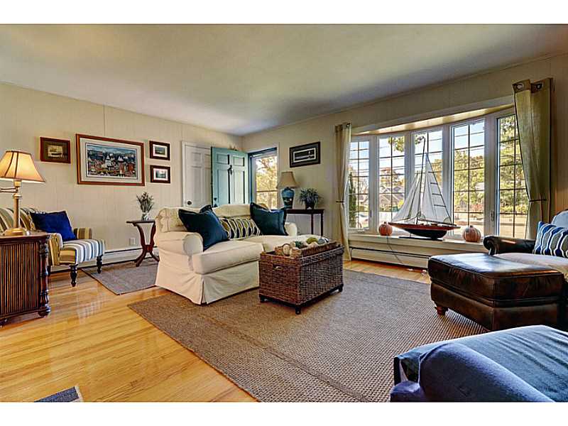 82 Walnut Road Barrington, RI 02806 - Photo 6 of 25 Living Room.