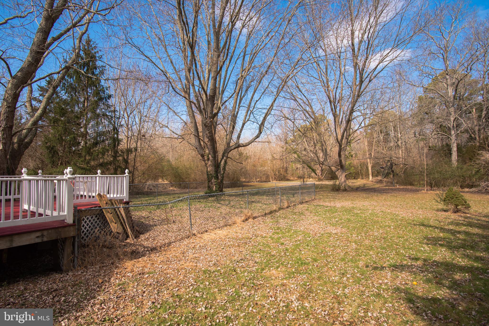27510 Fairmount Road Westover, MD 21871 - Photo 32 of 45 Fence - partial off deck