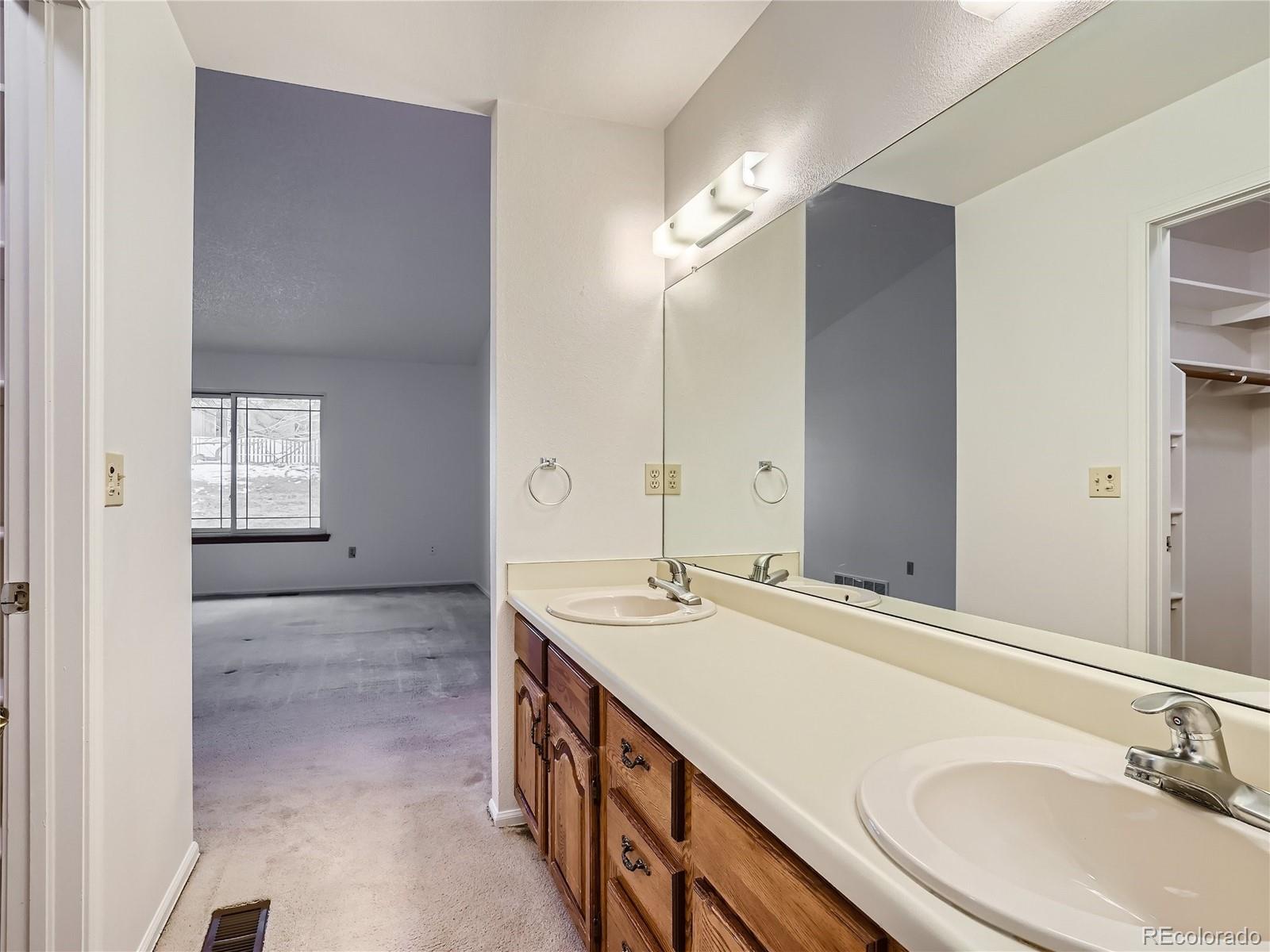 20 Sutherland Court Highlands Ranch, CO 80130 - Photo 17 of 44 Gallery Image 17