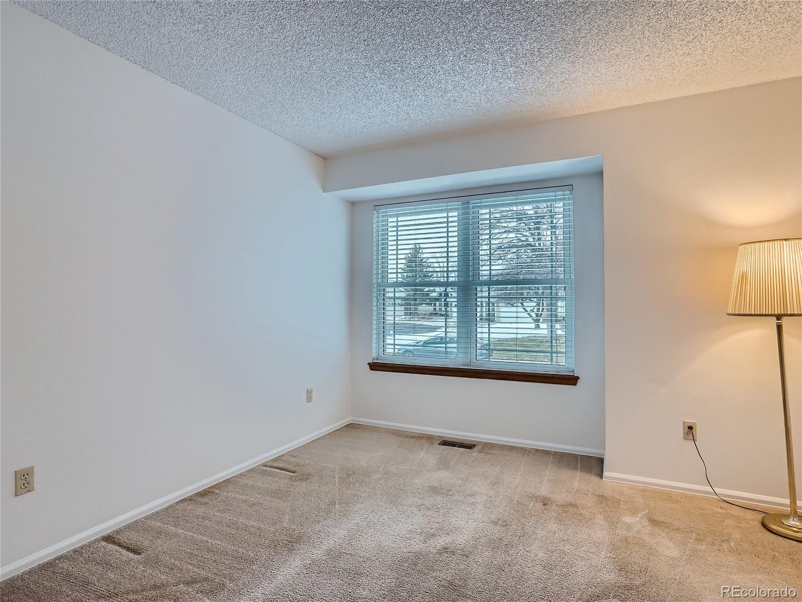 20 Sutherland Court Highlands Ranch, CO 80130 - Photo 7 of 44 Gallery Image 7