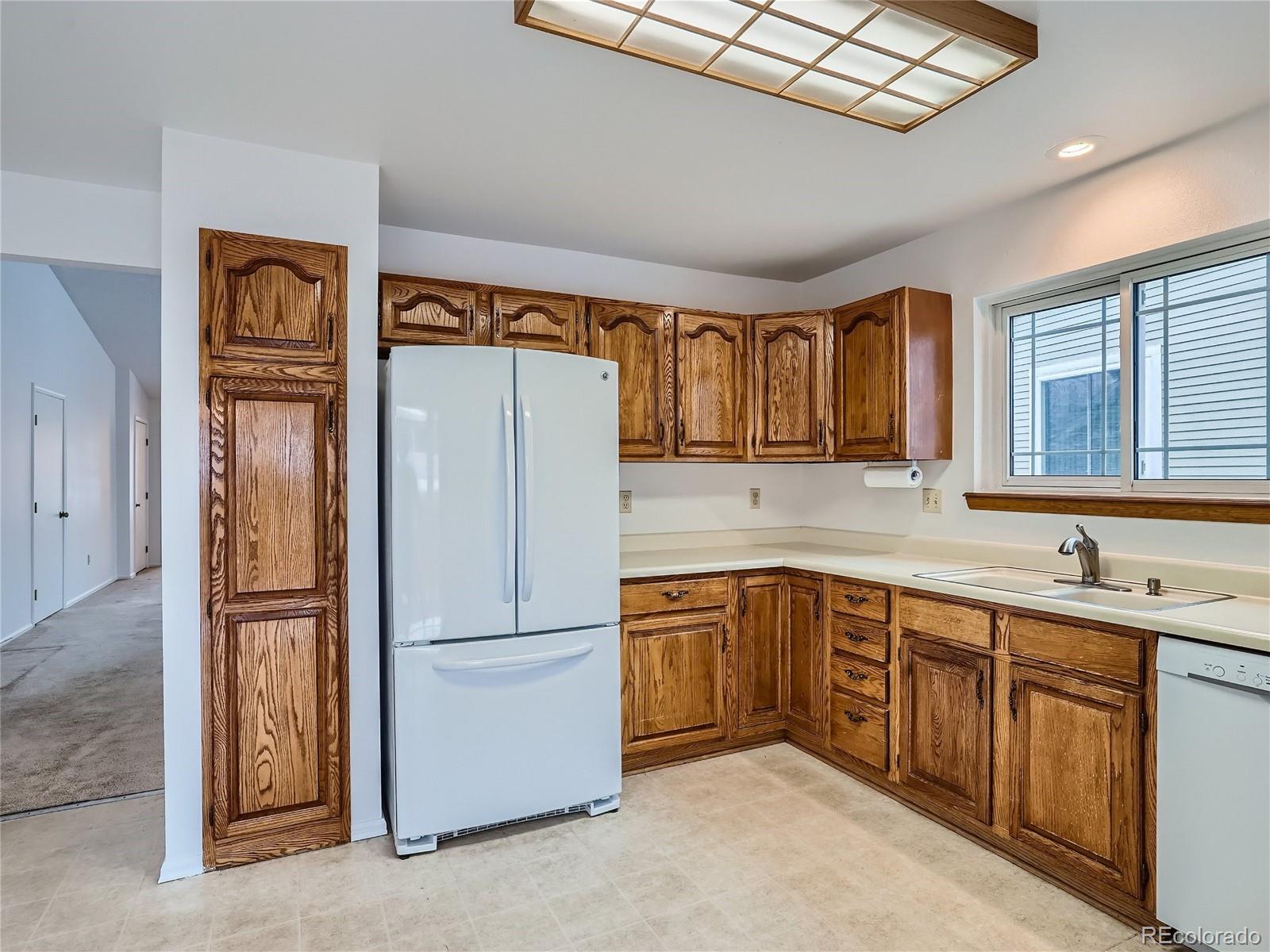 20 Sutherland Court Highlands Ranch, CO 80130 - Photo 8 of 44 Gallery Image 8