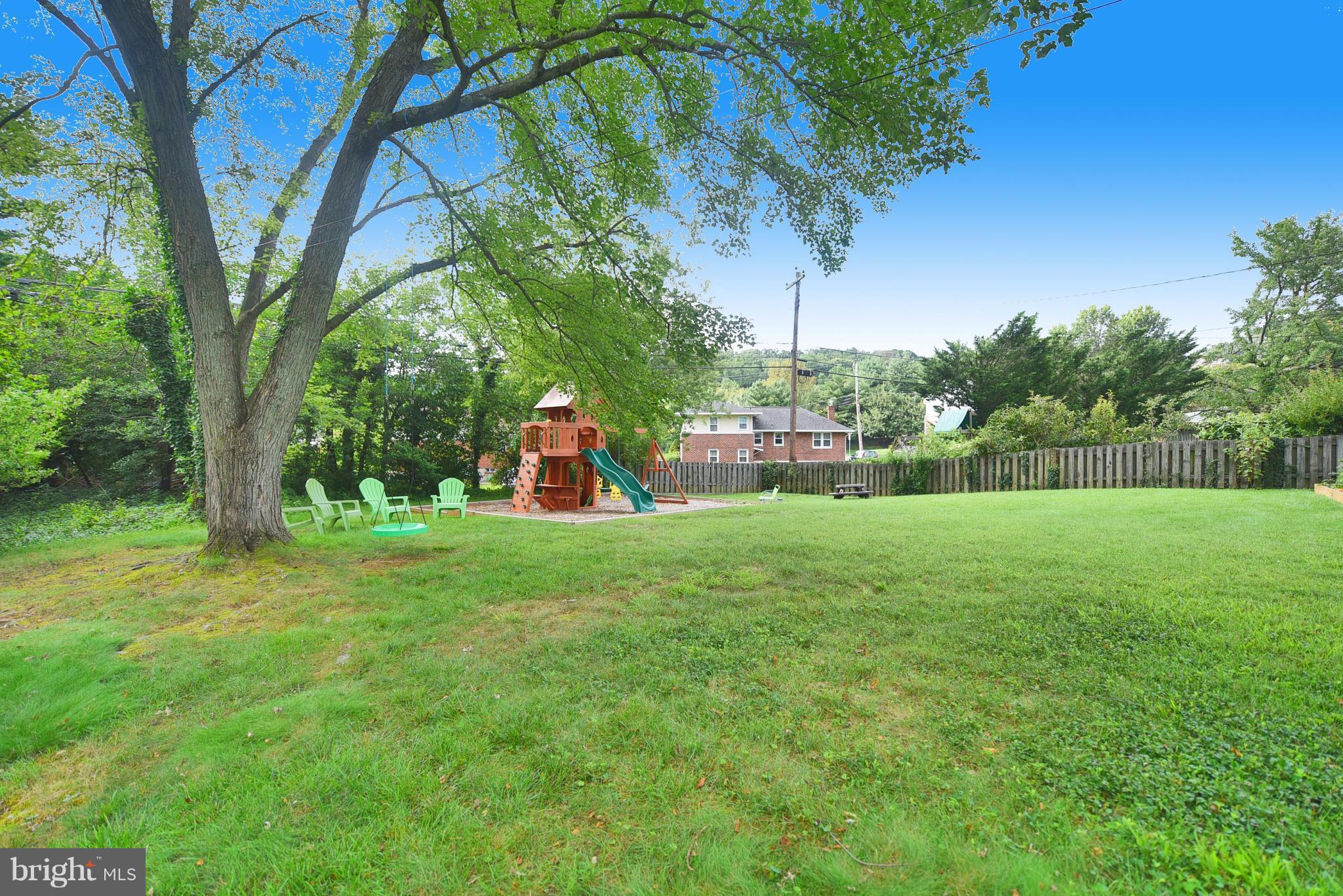 607 Seabrook Road Towson, MD 21286 - Photo 29 of 30 Mature trees