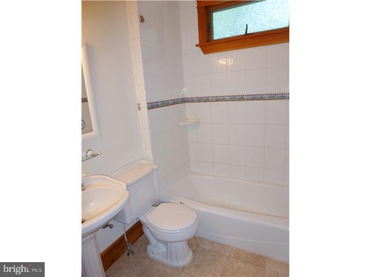 489 West County Line Road Hatboro, PA 19040 - Photo 7 of 14 Bathroom