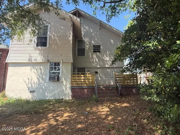 $895 | 2688 Cherokee Avenue, Unit B, Macon, GA 31204