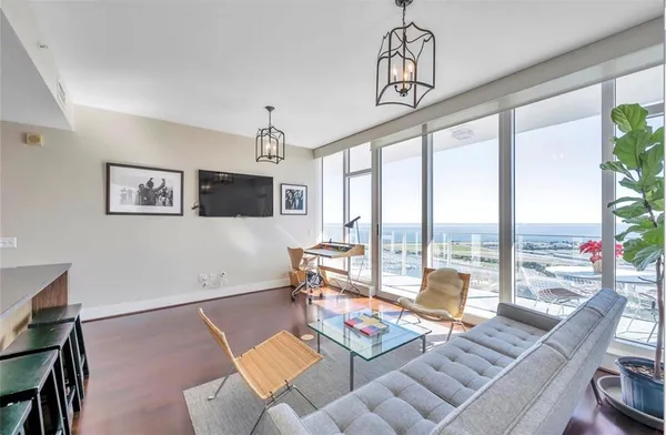 $5,500 | 175 1st Street South, Unit 2804, St. Petersburg, FL 33701