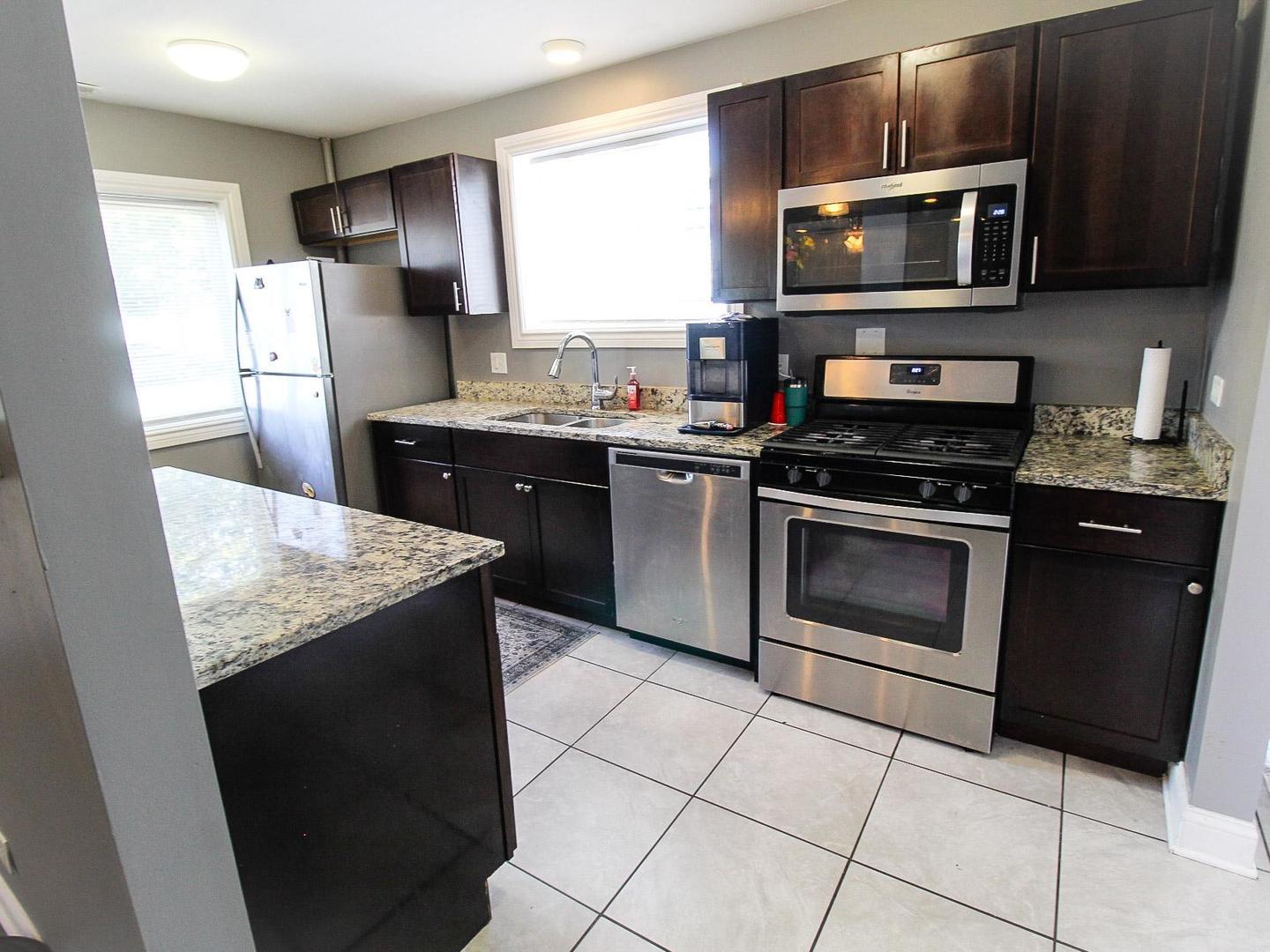 3119 176th Street Lansing, IL 60438 - Photo 6 of 22