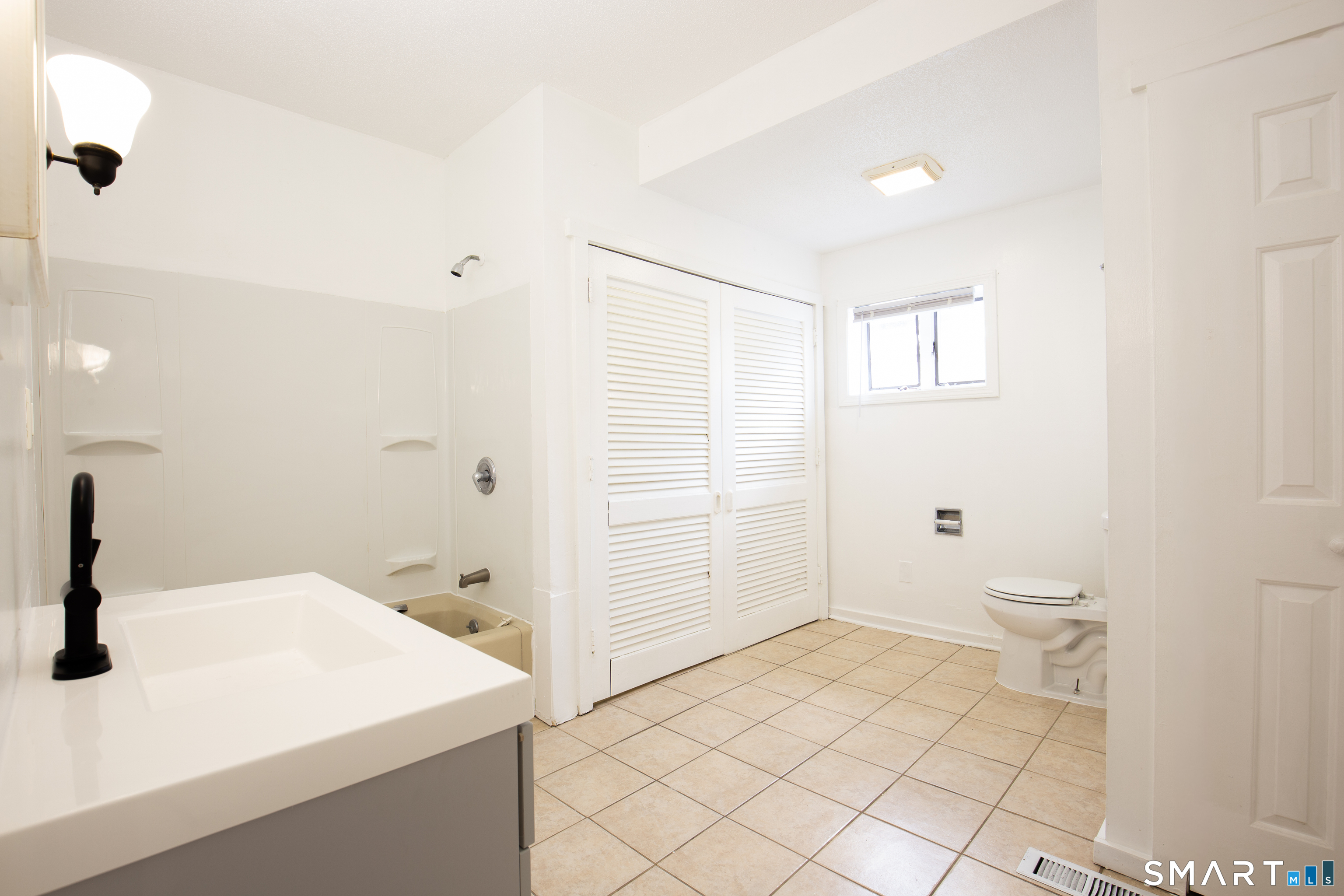 48 Bowen Street Hamden, CT 06514 - Photo 12 of 23