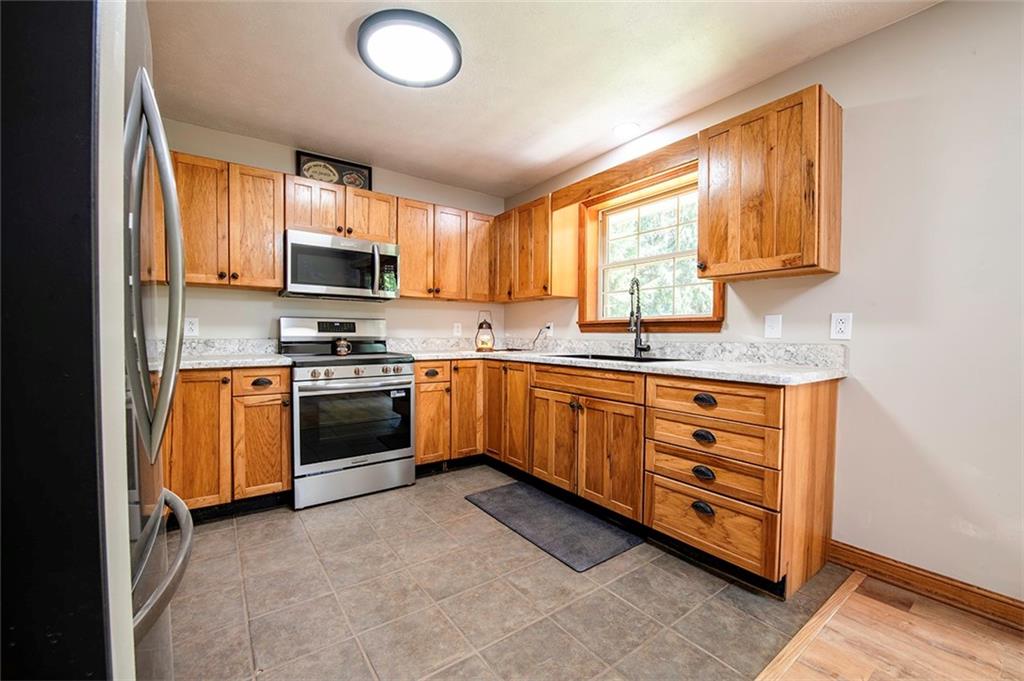 497 East Jamestown Road Greenville, PA 16125 - Photo 4 of 11 kitchen
