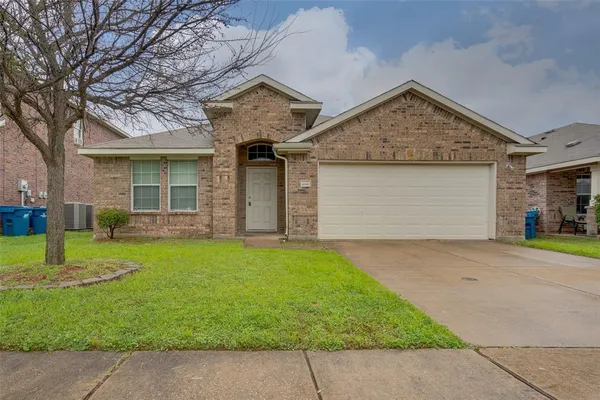 $2,250 | 1779 Eagle River Trail, Lancaster, TX 75146