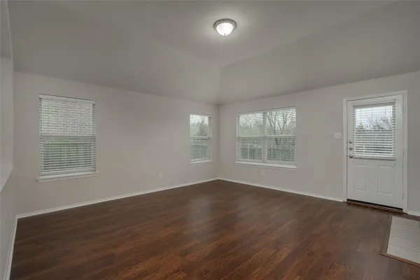$2,250 | 1779 Eagle River Trail, Lancaster, TX 75146