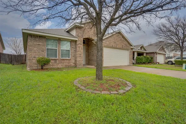 $2,250 | 1779 Eagle River Trail, Lancaster, TX 75146