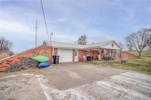 $123,000 | 302 East Bay Street, Pleasant Hill, IL 62366