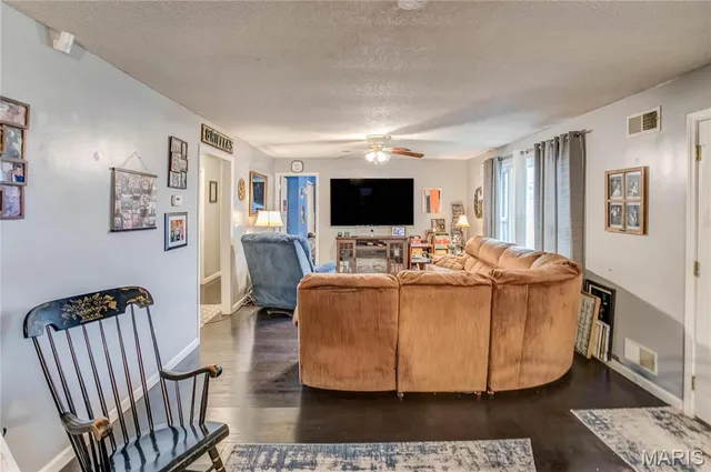 $123,000 | 302 East Bay Street, Pleasant Hill, IL 62366