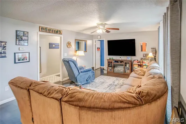 $123,000 | 302 East Bay Street, Pleasant Hill, IL 62366