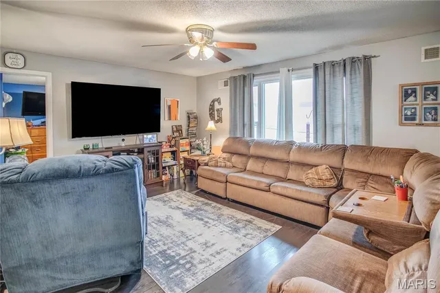 $123,000 | 302 East Bay Street, Pleasant Hill, IL 62366