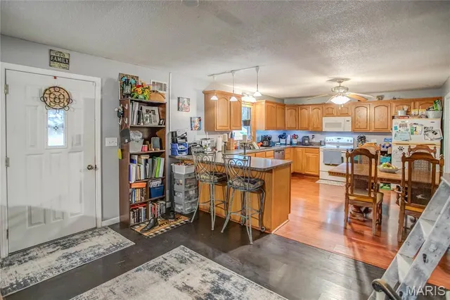 $123,000 | 302 East Bay Street, Pleasant Hill, IL 62366