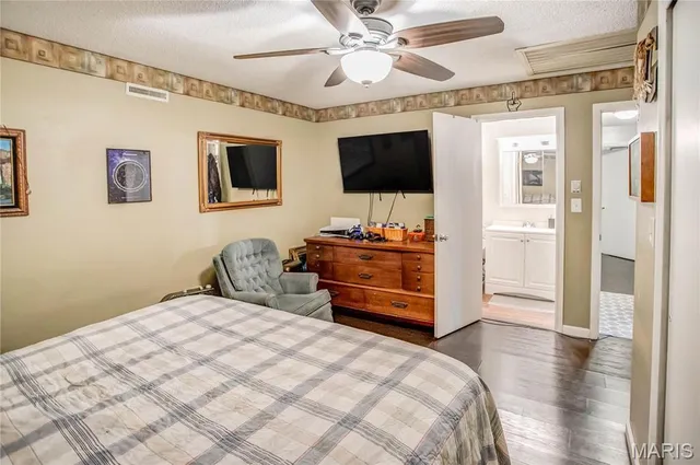 $123,000 | 302 East Bay Street, Pleasant Hill, IL 62366