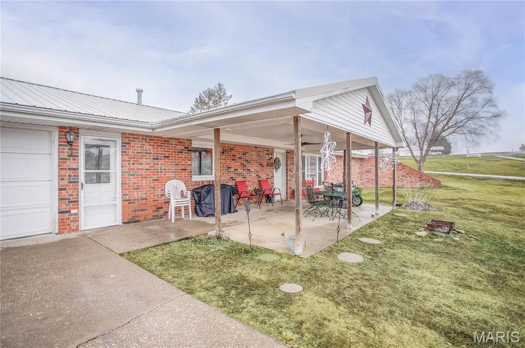 302 East Bay Street Pleasant Hill, IL 62366 - Photo 3 of 53