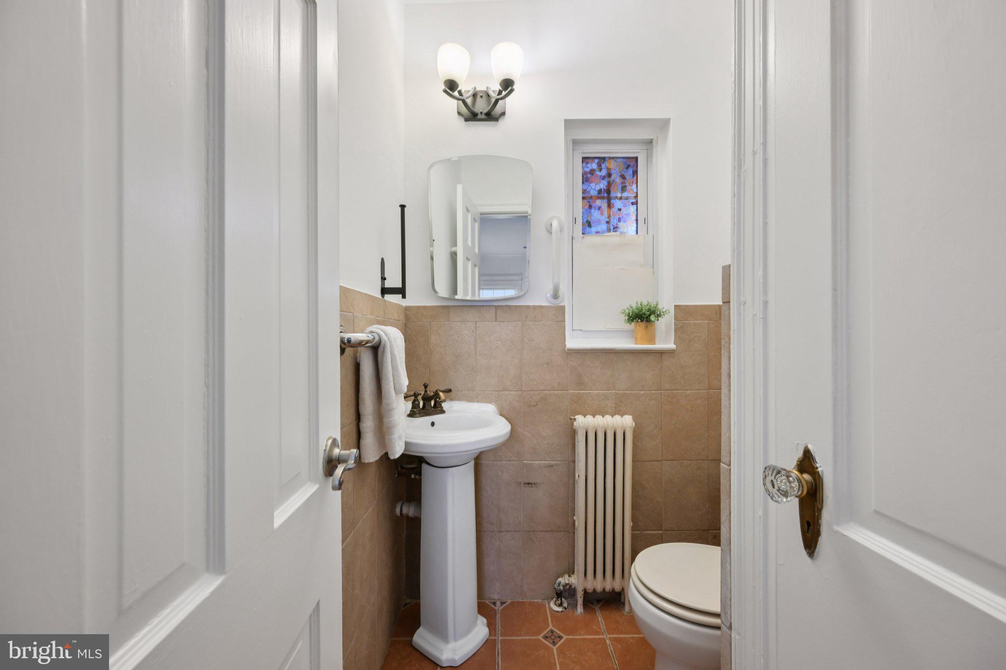 9405 Garwood Street Silver Spring, MD 20901 - Photo 11 of 38 Powder Rm - Half Bath