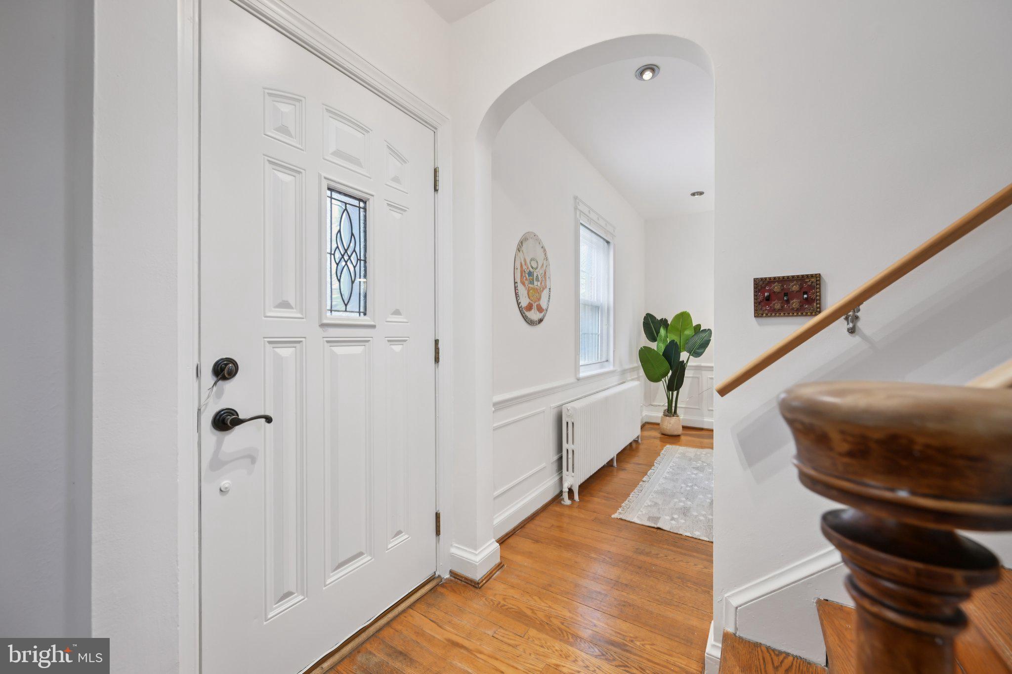 9405 Garwood Street Silver Spring, MD 20901 - Photo 8 of 38 Welcoming Foyer-neutral decor!