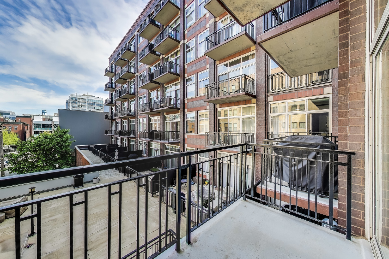 1000 West Adams Street, Unit 416 Chicago, IL 60607 - Photo 12 of 41 Gallery Image 12